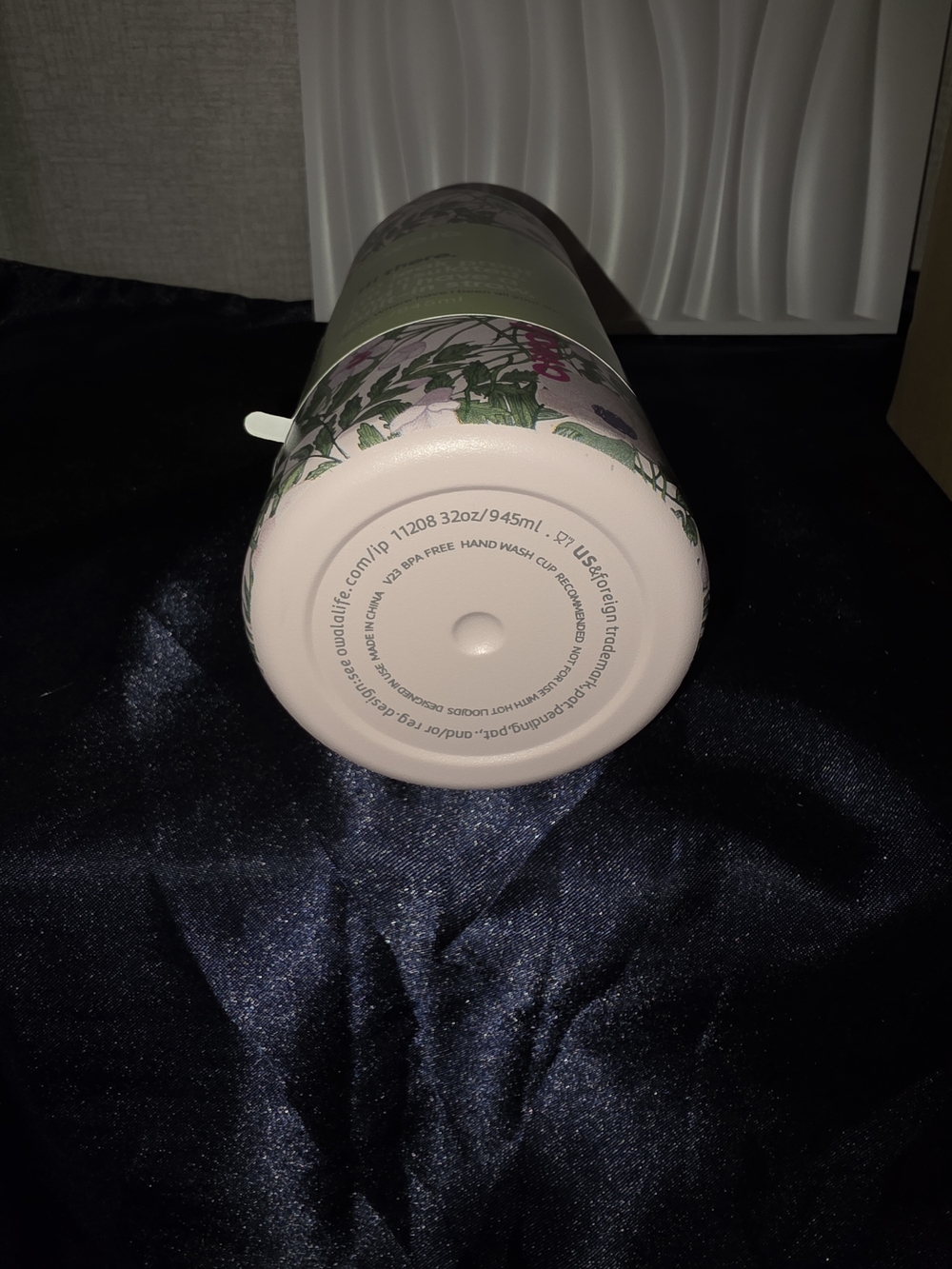 NEW Owala FreeSip 32oz – Urban Outfitters Exclusive Floral (Tea Time) - Picture 5 of 6